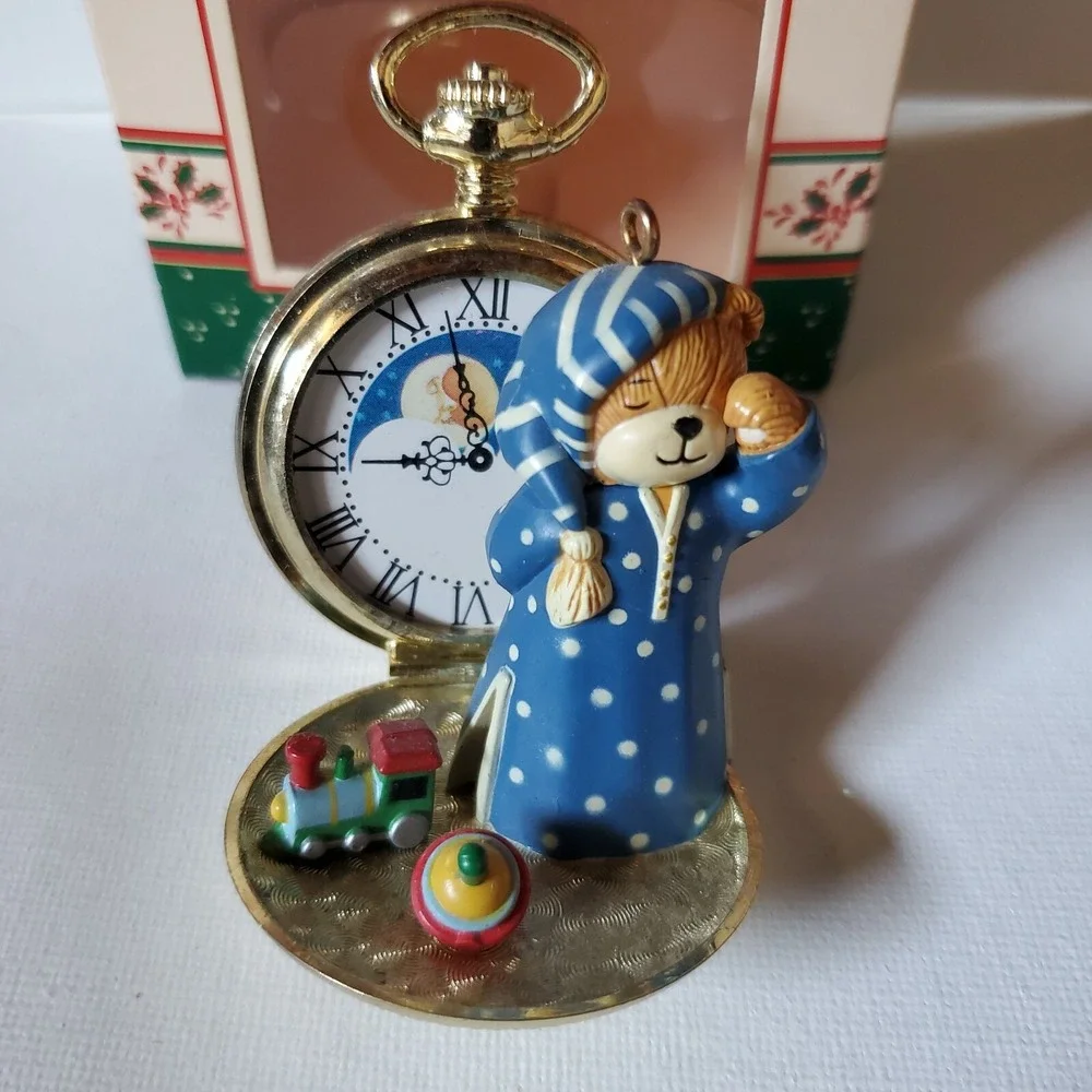 Enesco Treasury Ornament Time For Christmas Lucy & Me 1987 Holiday Collectible